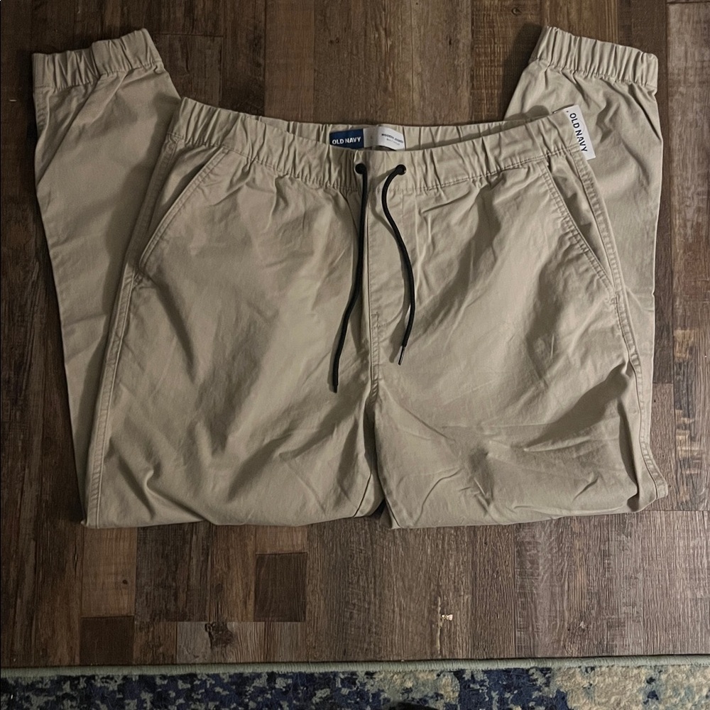 NWT! Mens Old Navy Modern Jogger Built In Flex Light Stone Khaki Pants Large - Picture 5 of 9